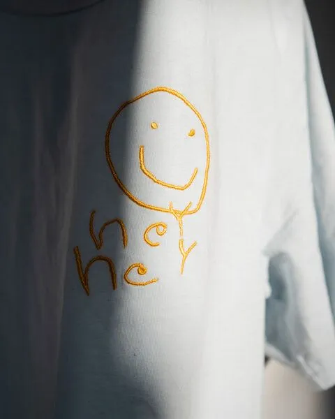 hey hey hey hey Studios x Michel T-Shirt (Limited Edition) – Produktbild 2 von 2