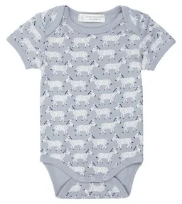 Sense Organics & friends in cooperation with GARY MASH Sense Organics & friends in cooperation with GARY MASH Baby Kurzarmbody mit süßem Print aus Biobaumwolle – Produktbild 1 von 1