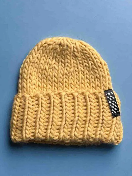 PANAPUFA PANAPUFA Handgestrickte Chunky Beanie – 100 % Merinowolle, Gelb, – Produktbild 2 von 4
