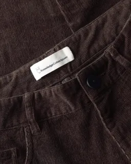 KnowledgeCotton Apparel KnowledgeCotton Apparel Herren vegan Hose Oak Regular Aus Cord In Der Farbe Chocolate Torte“ – Produktbild 1 von 1