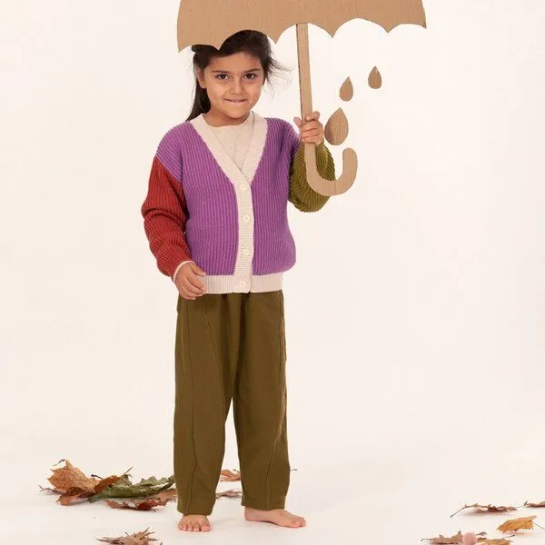 Sense Organics Sense Organics Kinderhose in dunklem Olivgrün, Modell PIOOLA, Green, – Produktbild 2 von 4