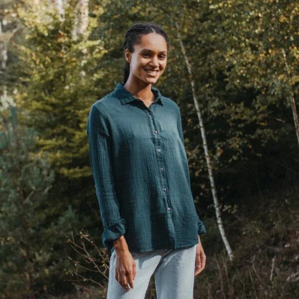 NORDLICHT NORDLICHT Damen Musselin Bluse aus 100% Bio-Baumwolle FENJA, Waldgrün (grün), – Produktbild 3 von 4