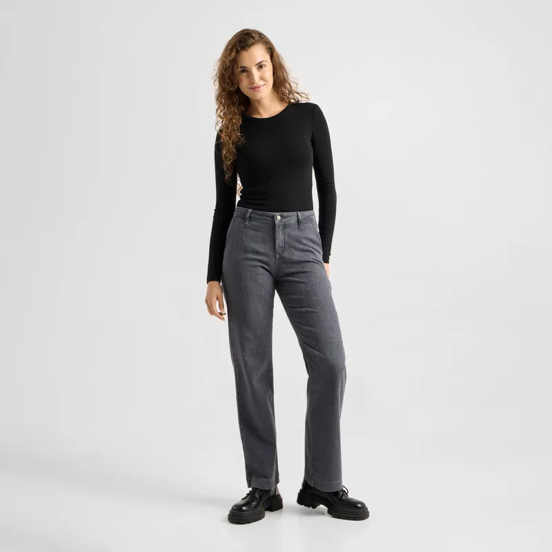DAWN COSMA Flared Soft Denim - Chino - Warm Grey - Warm Grey / 32 / 30 – Produktbild 1 von 1