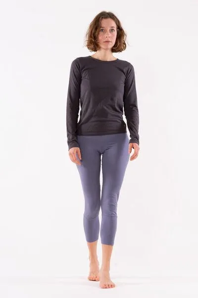YOIQI YOIQI Einfarbiges Langarmshirt aus biologischer Baumwolle, Schiefer (grau-braun), – Produktbild 2 von 2