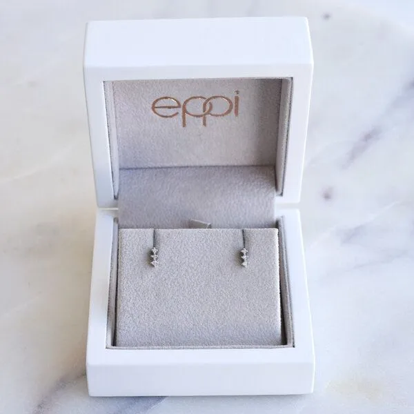 Eppi Eppi Zarte Ohrstecker mit Diamanten Linus, Weiss, – Produktbild 4 von 4