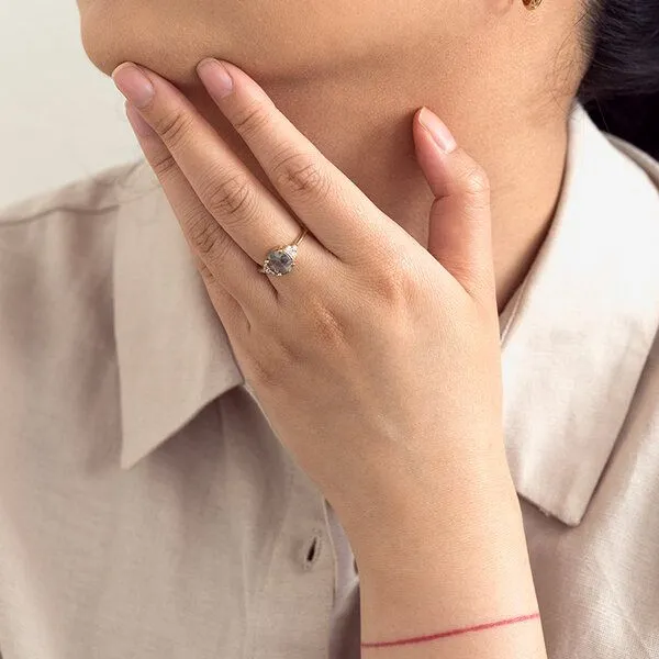 Eppi Eppi Ring mit Salt and Pepper Diamant Agathe – Produktbild 4 von 4