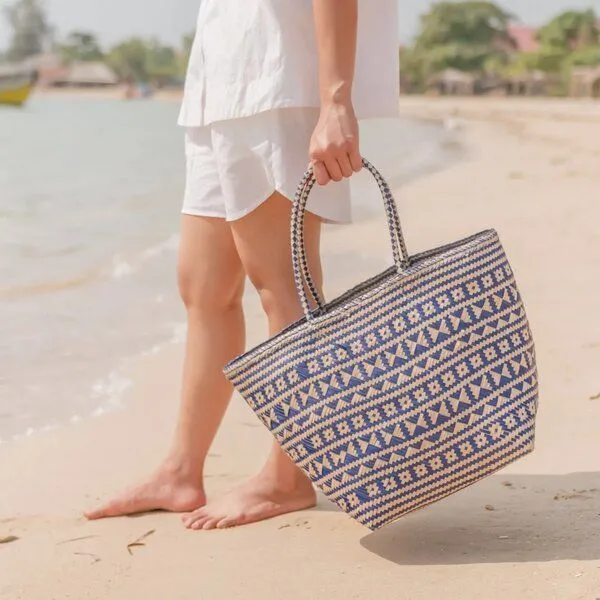 Soeji Soeji Blaue Einkaufstasche KIDUL aus Rattan – Produktbild 2 von 4