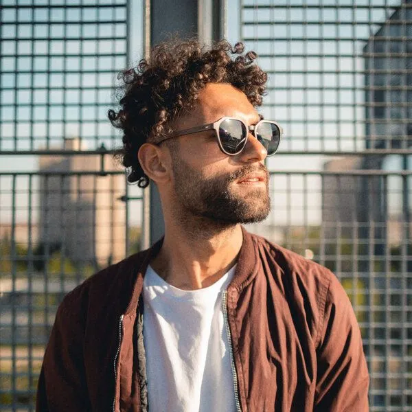 TAKE A SHOT TAKE A SHOT Holz Sonnenbrille für Herren und Damen mit Flattop Design, Schwarz (schwarz/walnuss/grau), – Produktbild 4 von 4