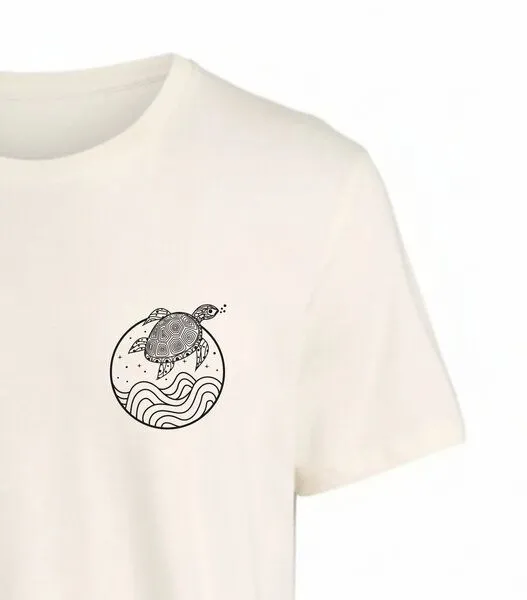 vis wear vis wear Schildkröte zwischen Ozean und Wellen – Unisex Recyceltes Tee, Natural, – Produktbild 2 von 2