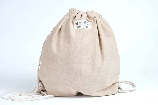 Himal Hemp Himal Hemp Turnbeutel mit Einhorn-Button – Produktbild 3 von 4