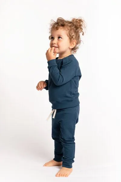 M23 M23 Kinder Sweater aus Biobaumwolle, Modell "Charlie", Blau, – Produktbild 2 von 5
