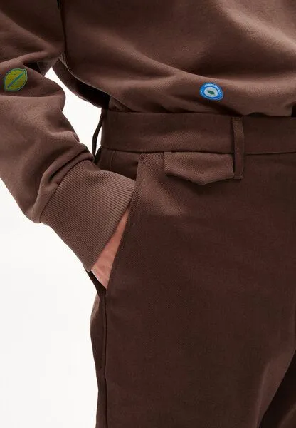 ARMEDANGELS ARMEDANGELS ALVAARO PREMIUM - Herren Chino Hose aus Bio-Baumwoll Mix, Deep brown, – Produktbild 2 von 3