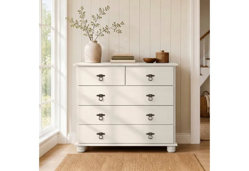 OTTO home Kommode Finca, aus massivem Kiefernholz, mit Schubladen für Stauraummöglichkeiten, Weiß, – Produktbild 3 von 5