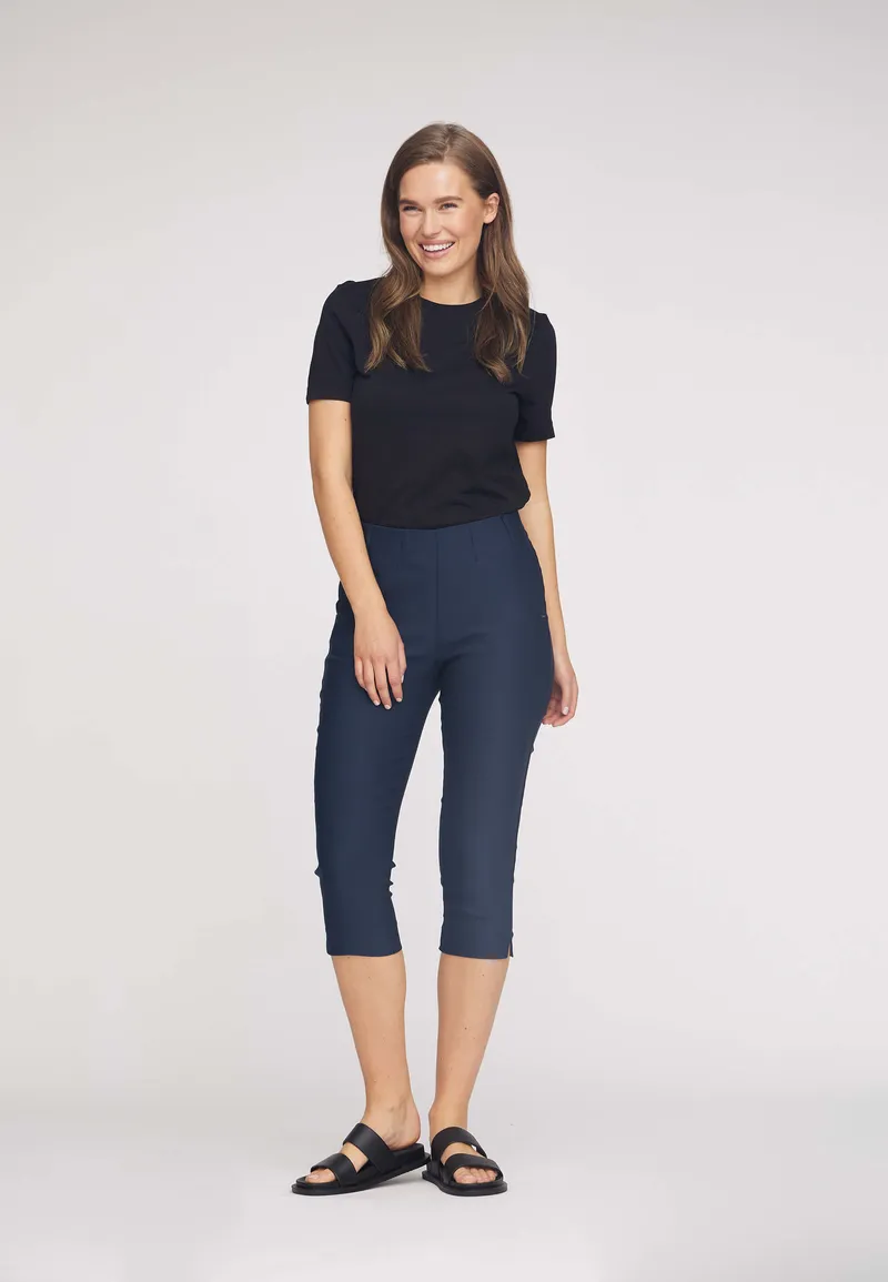 LAURIE LAURIE Damen vegan Hose Elizabeth Slim Capri Ml Navy, Extra dunkelblau, – Produktbild 1 von 2