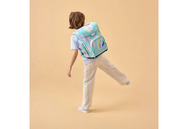 Ergobag Ergobag Schulranzen Schulranzen-Set CUBO LIGHT ZauBärwelt 5-teilig, 25/26 (5-teilig), Superleicht, Hugging-Rückensystem, für kleine/schmale Kinder, Blau, – Produktbild 2 von 4