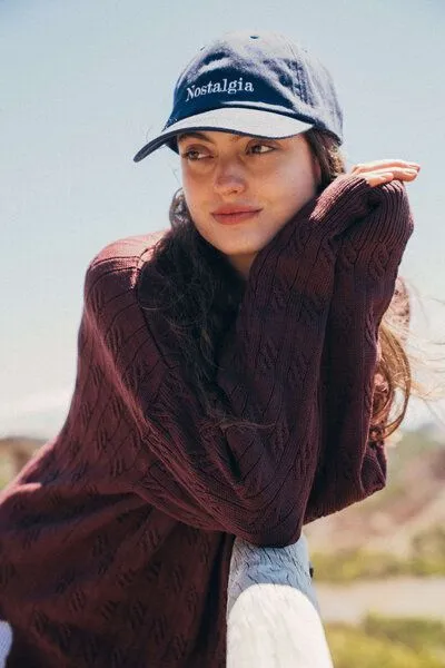 Kopyto Kopyto ORYX RWS – leichter Oversize-Pullover im Zopfmuster aus Merinowolle und Baumwolle, Bordeaux, – Produktbild 3 von 4