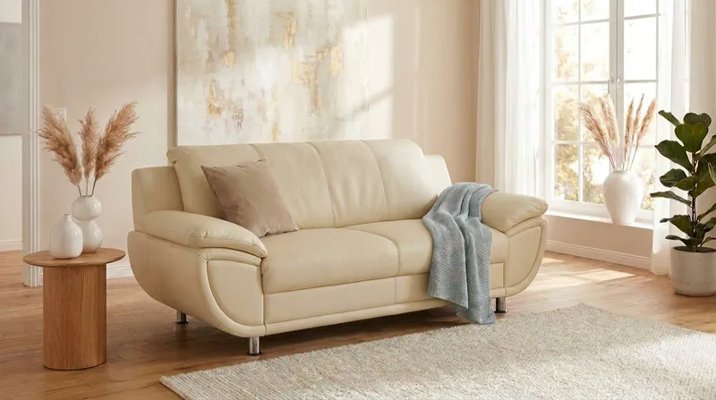 TRENDMANUFAKTUR 2-Sitzer Rondo 178 cm, 2-Sitzer, komfortabel, Federkern optional, Chromfüße, Couch wahlweise mit Federkern und in verschiedenen Bezügen bestellbar, Beige, – Produktbild 1 von 5
