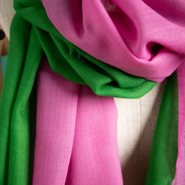 nahtur-design nahtur-design 2 Wolltücher "hauchfein", Pink-grün (grün), – Produktbild 3 von 4
