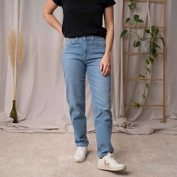 Vresh Clothing Vresh Clothing Stevie - Boyfriend Jeans aus Biobaumwolle, Hellblau, – Produktbild 2 von 4