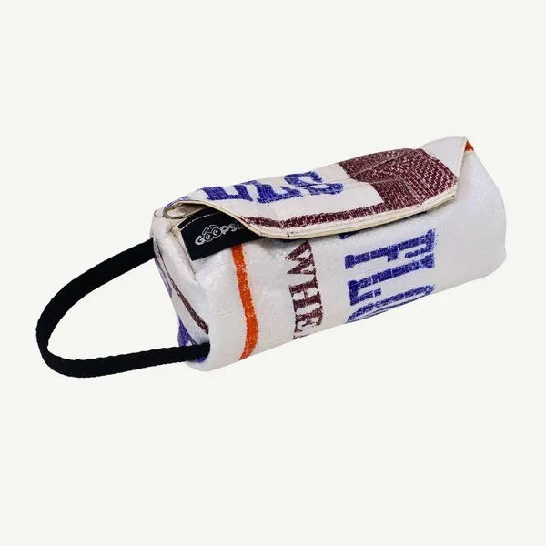 GOOPSI GOOPSI Futterdummy, Apportierspielzeug für Hunde, Upcycling aus Reissack, 19x8 cm, Weiss, – Produktbild 1 von 4
