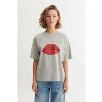 Basic Apparel Basic Apparel T-Shirt RAJA RED LIP aus Bio-Baumwolle GOTS – Produktbild 1 von 1