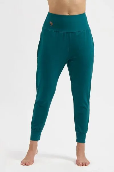 Urban Goddess Urban Goddess Bhumi Loose Fit Yoga Hose, Seamoss (grün), – Produktbild 1 von 4
