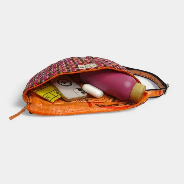 REFISHED fair fashion REFISHED fair fashion BUM BAG XL #TWEED | Upcycelte Bauchtasche, #tweed pink, – Produktbild 2 von 3