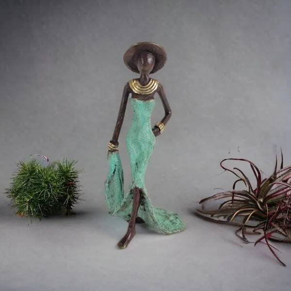 Moogoo Creative Africa Moogoo Creative Africa Bronze-Skulptur "Femme élégante avec chapeau" by Soré, Türkis, – Produktbild 1 von 4