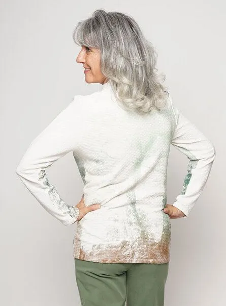 Peaces.bio - handbedruckte Biomode Peaces.bio - handbedruckte Biomode Biostrickpulli Eichenträume, Offwhite, – Produktbild 2 von 4