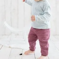 OrganicEra Baby-Sweatpants 'OrganicEra' aus Bio-Baumwolle, Bordeaux melange (rot), – Produktbild 1 von 1