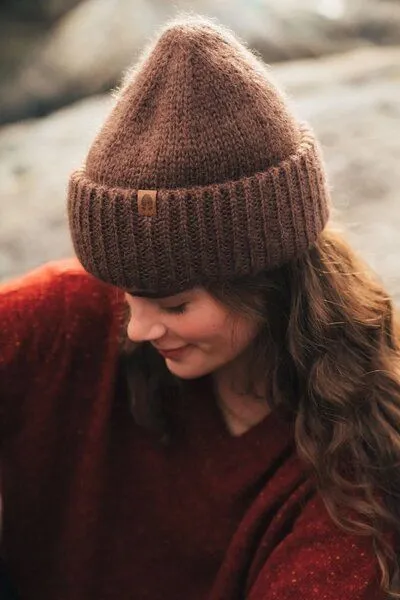 Kopyto Kopyto SAOLA – Flauschige Mütze aus Mohair und Seide, Braun, – Produktbild 1 von 4