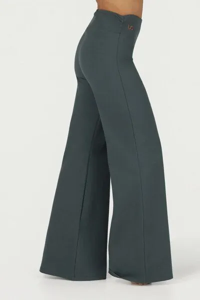 Urban Goddess Urban Goddess Maeve weite Yogahose mit Midwaist, Pinyon (grau), – Produktbild 3 von 5