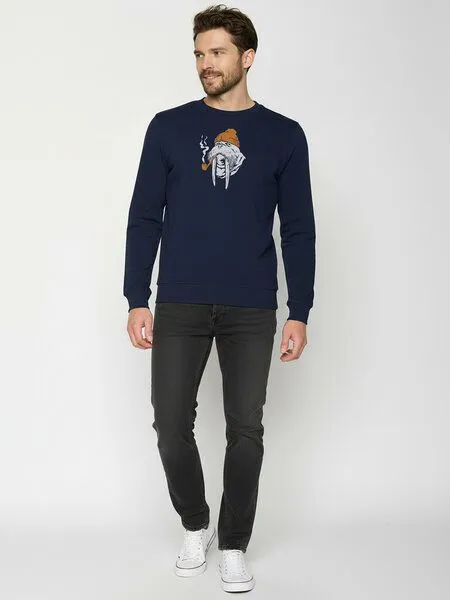 GreenBomb GREENBOMB Smokey Walrus Wild - Gemütliches Sweatshirt aus Bio-Baumwolle / hochwertiger Print / GOTS / Fair & Vegan, Blau (marineblau), – Produktbild 3 von 4
