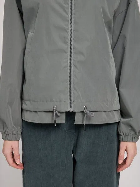 Mazine Mazine leichte Jacke aus recykeltem Plastik, Graugrün (light bottle), – Produktbild 4 von 4