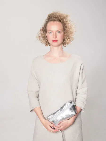 monday market monday market Bauchtasche Luca aus Metallic-Leder, Silber, – Produktbild 4 von 4