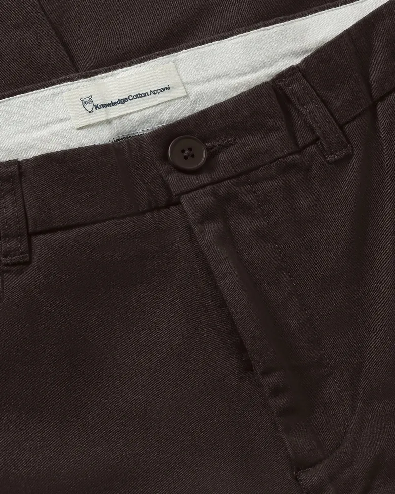 KnowledgeCotton Apparel KnowledgeCotton Apparel Herren vegan Chinohose Chuck Regular Twill Chocolate Torte, Braun, – Produktbild 1 von 2