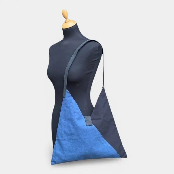 Dragolina Dragolina Schultertasche Hoshi-San, Anthrazit/jeansblau, – Produktbild 2 von 2