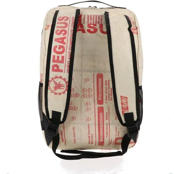 MoreThanHip MoreThanHip Laptop-Rucksack 15,6 Zoll aus recycelten Zement- oder Fischfuttersäcken - Trong, Creme/rot - pegasus, – Produktbild 4 von 4