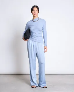 JAN N JUNE JAN 'N JUNE Asymmetrisches Longsleeve TOVE aus Lyocell – Produktbild 1 von 1