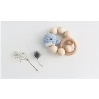 NoniKids Berlin NoniKids Berlin Greifling Beißring Holz *Amigurumi Wal* | Bio Baumwolle – Produktbild 1 von 1