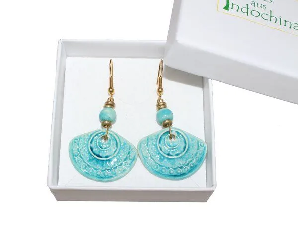 Schönes aus Indochina Schönes aus Indochina Schmuck Ohrringe aus Keramik Lotus, Blume und Fächer, Grün, – Produktbild 3 von 3