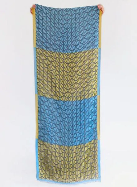 Djian Djian Schal Lotus – aus Modal (Lenzing TM) & Bio-Baumwolle, Olivgrün / blau, – Produktbild 2 von 2
