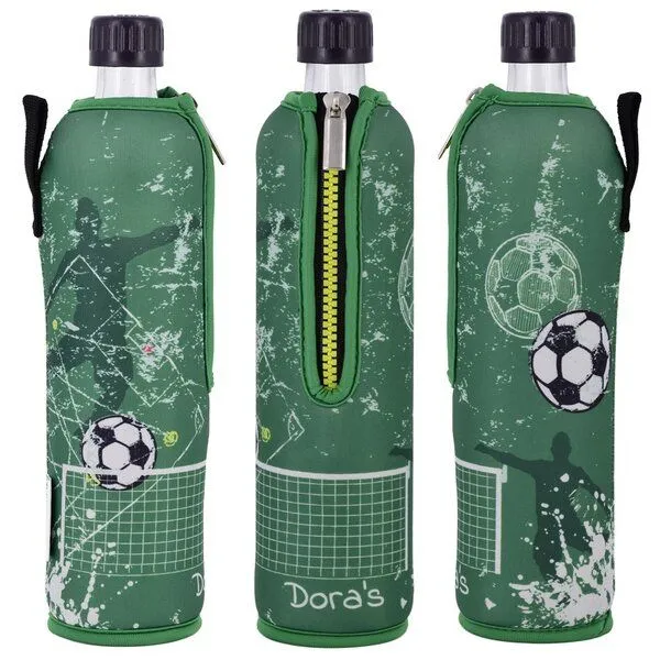 Dora's Dora's Dora’s Glas-Trinkflasche "Fußball" (0,5l) – Mit isolierender Neoprenhülle – Auslaufsicher – Produktbild 1 von 3