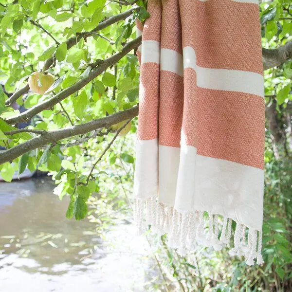 Yolunda Yolunda Hamamtuch, Strandtuch Dalya Bio-Baumwolle in 16 Farben, Terracotta (orange), – Produktbild 3 von 4