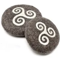 Wooliie Wooliie Karma Frisbee – Handgefertigtes Spielzeug aus 100 % naturbelassener Schurwolle – Produktbild 1 von 1
