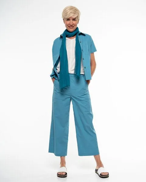 Alma & Lovis Alma & Lovis Sportiv-elegante Hemdbluse aus Organic Cotton | Popeline Short Blouse, Atlantik (blau), – Produktbild 2 von 4