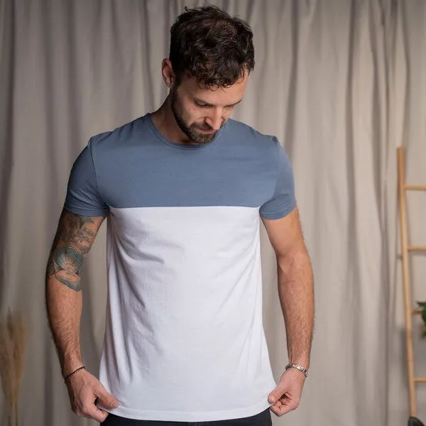 Vresh Clothing Vresh Clothing Olav - Classic Fit Colourblock T-Shirt aus Biobaumwolle, Rauchblau/weiss, – Produktbild 1 von 4