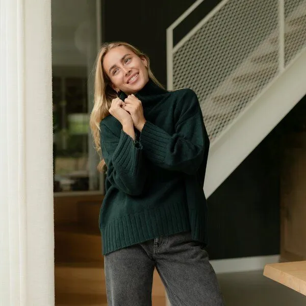 NORDLICHT NORDLICHT Grobstrick Rollkragenpullover Mina aus 100% recycelter Wolle, Waldgrün (grün), – Produktbild 1 von 4