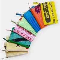REFISHED fair fashion REFISHED fair fashion Börse 'Mini-Zipper' - upcycelte Fischfuttersäcke und Zementsäcke – Produktbild 1 von 1