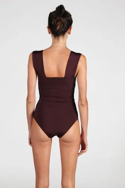 RENDL RENDL Swimsuit No.6 - minimalistischer Badeanzug mit breiten Trägern für alle Größen, Aubergine, – Produktbild 4 von 4